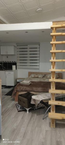Small Apartment PRIVATE bathroom STRONG WI-FI